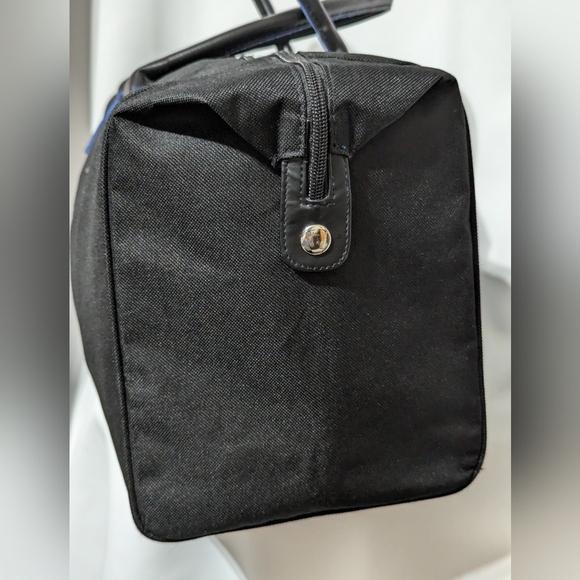 Vince Camuto Black Nylon Duffle/Travel Bag w/ Bright Blue Accents - Picture 9 of 12